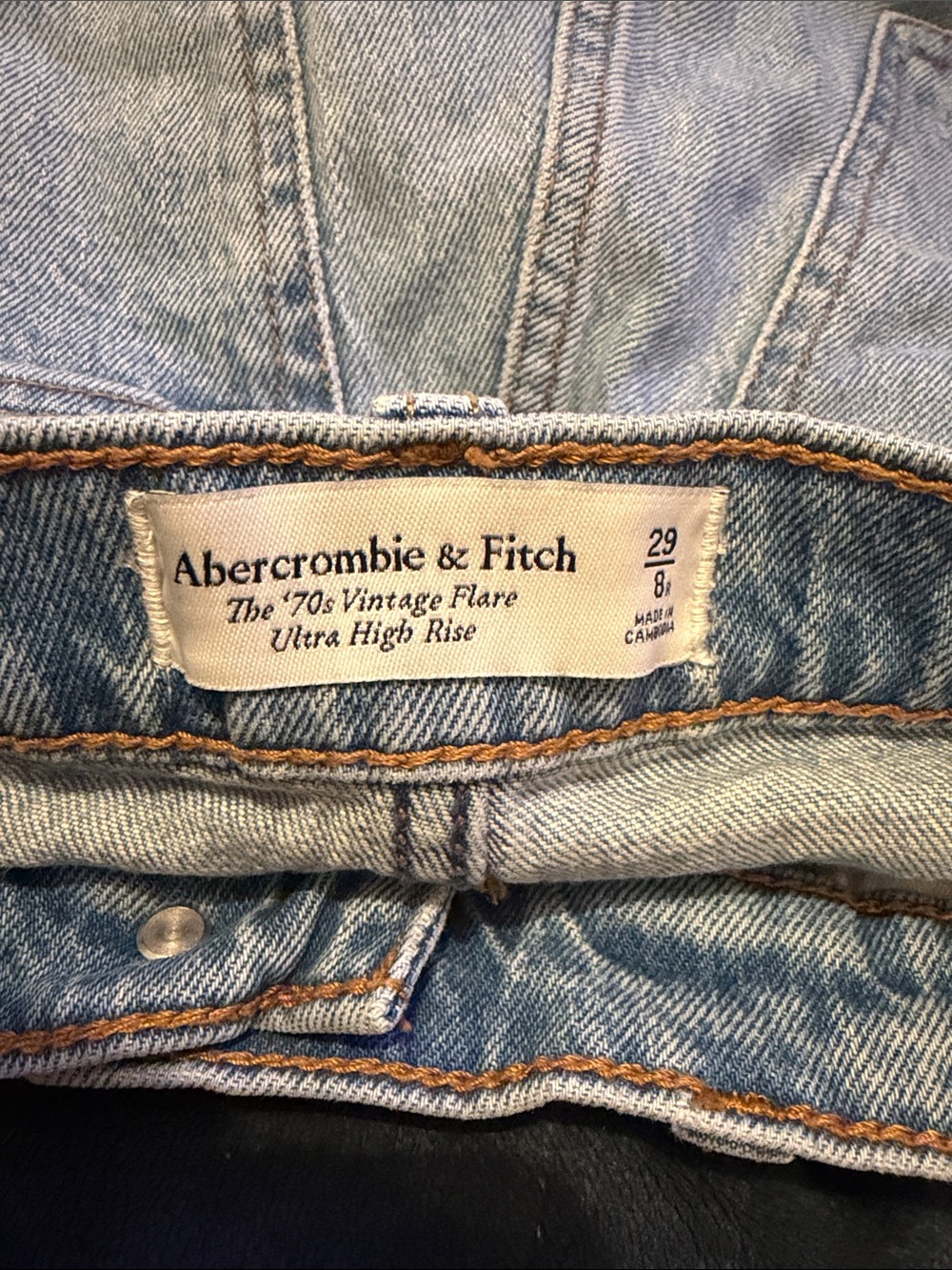 Abercrombie the 70s Vintage Flare
Ultra High Rise Jeans Size 8/29 - Picture 5 of 5